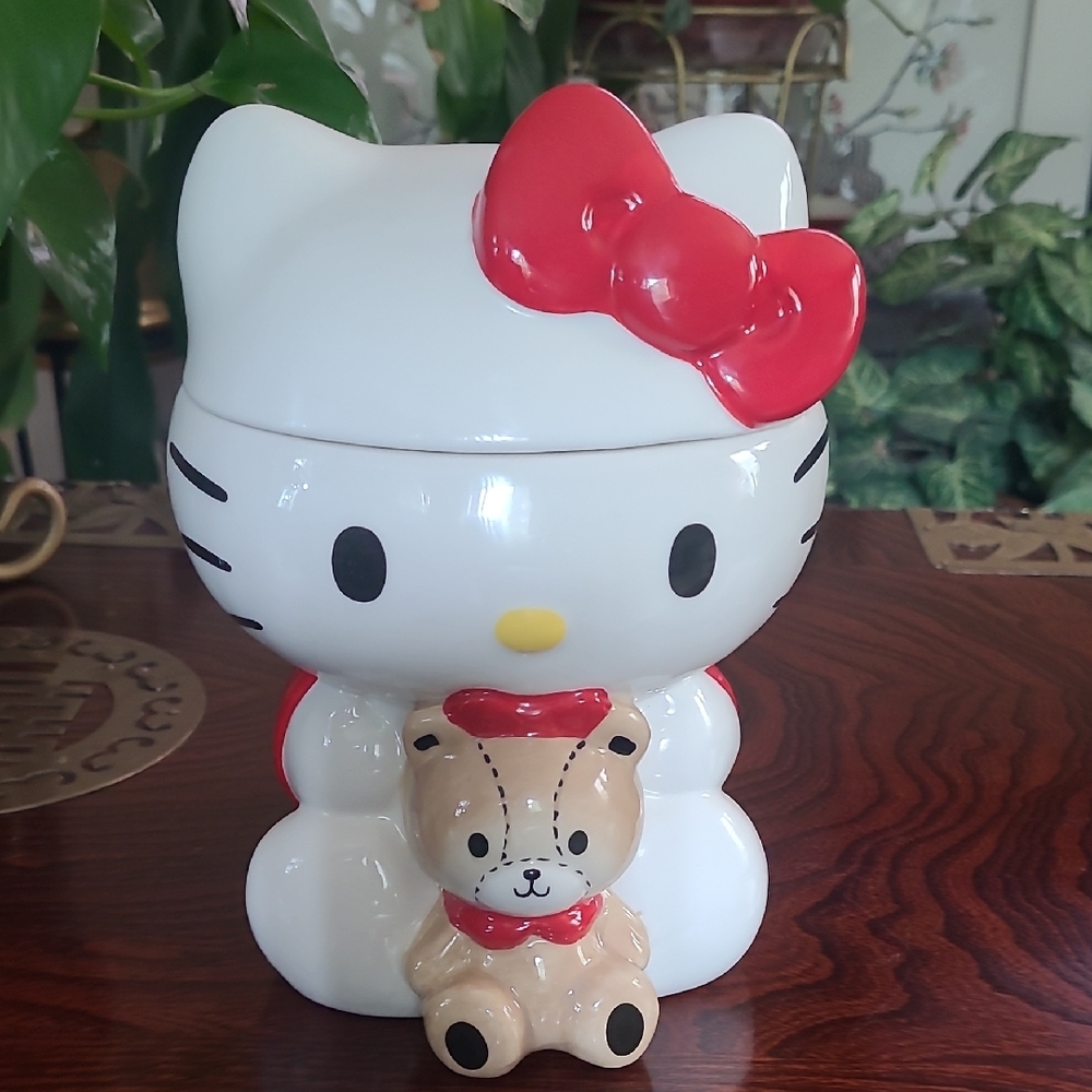 🎀Hello Kitty Ceramic Cookie Jar
